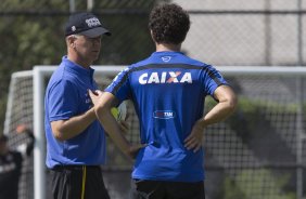 Durante o treino desta manh no CT Joaquim Grava, zona leste de So Paulo. O prximo jogo da equipe ser domingo, contra a Ponte Preta, no estdio Moiss Lucarelli, em Campinas, jogo vlido pela quinta rodada do Campeonato Paulista 2014