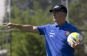 Durante o treino desta manh no CT Joaquim Grava, zona leste de So Paulo. O prximo jogo da equipe ser domingo, contra a Ponte Preta, no estdio Moiss Lucarelli, em Campinas, jogo vlido pela quinta rodada do Campeonato Paulista 2014