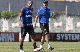 Durante o treino desta manh no CT Joaquim Grava, zona leste de So Paulo. O prximo jogo da equipe ser domingo, contra a Ponte Preta, no estdio Moiss Lucarelli, em Campinas, jogo vlido pela quinta rodada do Campeonato Paulista 2014
