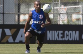 Durante o treino desta manh no CT Joaquim Grava, zona leste de So Paulo. O prximo jogo da equipe ser domingo, contra a Ponte Preta, no estdio Moiss Lucarelli, em Campinas, jogo vlido pela quinta rodada do Campeonato Paulista 2014