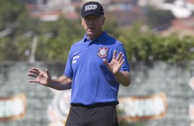 Durante o treino desta manh no CT Joaquim Grava, zona leste de So Paulo. O prximo jogo da equipe ser domingo, contra a Ponte Preta, no estdio Moiss Lucarelli, em Campinas, jogo vlido pela quinta rodada do Campeonato Paulista 2014