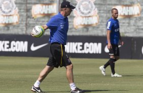 Durante o treino desta manh no CT Joaquim Grava, zona leste de So Paulo. O prximo jogo da equipe ser domingo, contra a Ponte Preta, no estdio Moiss Lucarelli, em Campinas, jogo vlido pela quinta rodada do Campeonato Paulista 2014
