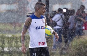 Durante o treino desta tarde no CT Joaquim Grava, zona leste de So Paulo. O prximo jogo da equipe ser amanh, dia 05/02, quarta-feira, contra o Bragantino, no estdio do Pacaembu, jogo vlido pela 6 rodada do Campeonato Paulista 2014