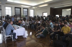 Os presidentes do Corinthians Mario Gobbi, e do Palmeiras, Paulo Nobre, acompanhados dos respectivos treinadores, Mano Menezes e Gilson Kleina, concedem entrevista coletiva no Salao Nobre do Pacaembu, esta manha. O prximo jogo da equipe ser dia 16/02, domingo, contra Palmeiras, no estdio do Pacaembu, vlido pela 8 rodada do Campeonato Paulista 2014
