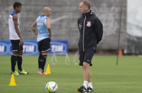 Durante o treino desta tarde no CT Joaquim Grava, Parque Ecolgico do Tiete, zona leste de So Paulo. O prximo jogo da equipe ser domingo, dia 16/03, contra a Penapolense, no estdio Tenente Carrio, vlido pela 14 rodada do Campeonato Paulista 2014