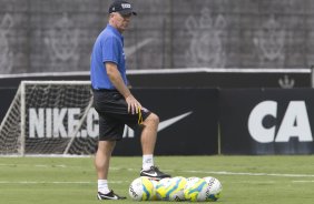 Durante o treino desta manh no CT Joaquim Grava, Parque Ecolgico do Tiete, zona leste de So Paulo. O prximo jogo da equipe ser domingo, dia 16/03, contra a Penapolense, no estdio Tenente Carrio, vlido pela 14 rodada do Campeonato Paulista 2014