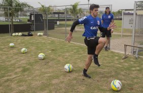 Durante o treino desta manh no CT Joaquim Grava, Parque Ecolgico do Tiete, zona leste de So Paulo. O prximo jogo da equipe ser domingo, dia 16/03, contra a Penapolense, no estdio Tenente Carrio, vlido pela 14 rodada do Campeonato Paulista 2014