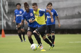 Durante o treino desta manh no CT Joaquim Grava, Parque Ecolgico do Tiete, zona leste de So Paulo. O prximo jogo da equipe ser domingo, dia 16/03, contra a Penapolense, no estdio Tenente Carrio, vlido pela 14 rodada do Campeonato Paulista 2014