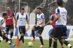 Durante o treino desta manh no CT Joaquim Grava, Parque Ecolgico do Tiete, zona leste de So Paulo. O prximo jogo da equipe ser domingo, dia 16/03, contra a Penapolense, no estdio Tenente Carrio, vlido pela 14 rodada do Campeonato Paulista 2014