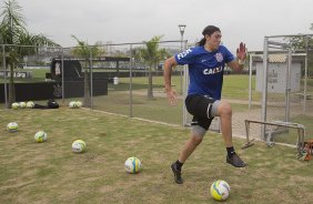 Durante o treino desta manh no CT Joaquim Grava, Parque Ecolgico do Tiete, zona leste de So Paulo. O prximo jogo da equipe ser domingo, dia 16/03, contra a Penapolense, no estdio Tenente Carrio, vlido pela 14 rodada do Campeonato Paulista 2014