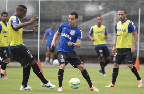 Durante o treino desta manh no CT Joaquim Grava, Parque Ecolgico do Tiete, zona leste de So Paulo. O prximo jogo da equipe ser domingo, dia 16/03, contra a Penapolense, no estdio Tenente Carrio, vlido pela 14 rodada do Campeonato Paulista 2014