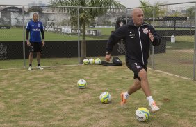 Durante o treino desta manh no CT Joaquim Grava, Parque Ecolgico do Tiete, zona leste de So Paulo. O prximo jogo da equipe ser domingo, dia 16/03, contra a Penapolense, no estdio Tenente Carrio, vlido pela 14 rodada do Campeonato Paulista 2014