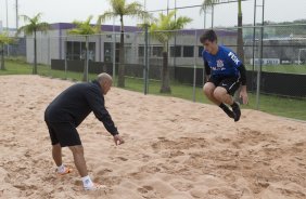 Durante o treino desta manh no CT Joaquim Grava, Parque Ecolgico do Tiete, zona leste de So Paulo. O prximo jogo da equipe ser domingo, dia 16/03, contra a Penapolense, no estdio Tenente Carrio, vlido pela 14 rodada do Campeonato Paulista 2014