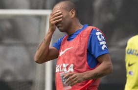 Durante o treino desta manh no CT Joaquim Grava, Parque Ecolgico do Tiete, zona leste de So Paulo. O prximo jogo da equipe ser domingo, dia 16/03, contra a Penapolense, no estdio Tenente Carrio, vlido pela 14 rodada do Campeonato Paulista 2014