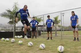 Durante o treino desta manh no CT Joaquim Grava, Parque Ecolgico do Tiete, zona leste de So Paulo. O prximo jogo da equipe ser domingo, dia 16/03, contra a Penapolense, no estdio Tenente Carrio, vlido pela 14 rodada do Campeonato Paulista 2014