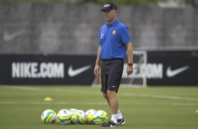 Durante o treino desta manh no CT Joaquim Grava, Parque Ecolgico do Tiete, zona leste de So Paulo. O prximo jogo da equipe ser domingo, dia 16/03, contra a Penapolense, no estdio Tenente Carrio, vlido pela 14 rodada do Campeonato Paulista 2014