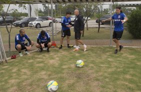 Durante o treino desta manh no CT Joaquim Grava, Parque Ecolgico do Tiete, zona leste de So Paulo. O prximo jogo da equipe ser domingo, dia 16/03, contra a Penapolense, no estdio Tenente Carrio, vlido pela 14 rodada do Campeonato Paulista 2014