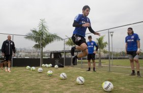 Durante o treino desta manh no CT Joaquim Grava, Parque Ecolgico do Tiete, zona leste de So Paulo. O prximo jogo da equipe ser domingo, dia 16/03, contra a Penapolense, no estdio Tenente Carrio, vlido pela 14 rodada do Campeonato Paulista 2014