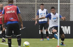 Durante o treino desta manh no CT Joaquim Grava, Parque Ecolgico do Tiete, zona leste de So Paulo. O prximo jogo da equipe ser domingo, dia 16/03, contra a Penapolense, no estdio Tenente Carrio, vlido pela 14 rodada do Campeonato Paulista 2014