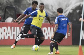 Durante o treino desta manh no CT Joaquim Grava, Parque Ecolgico do Tiete, zona leste de So Paulo. O prximo jogo da equipe ser domingo, dia 16/03, contra a Penapolense, no estdio Tenente Carrio, vlido pela 14 rodada do Campeonato Paulista 2014