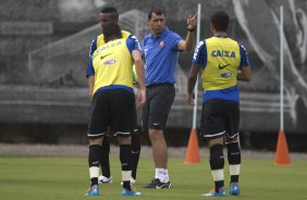 Durante o treino desta manh no CT Joaquim Grava, Parque Ecolgico do Tiete, zona leste de So Paulo. O prximo jogo da equipe ser domingo, dia 16/03, contra a Penapolense, no estdio Tenente Carrio, vlido pela 14 rodada do Campeonato Paulista 2014