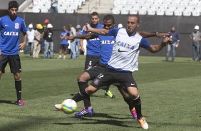 Durante o primeiro treino esta manh na Arena Corinthians, zona leste de So Paulo. O prximo jogo da equipe ser amanh, domingo, dia 16/03, contra a Penapolense, no estdio Tenente Carrio, vlido pela 14 rodada do Campeonato Paulista 2014