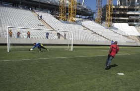 Durante o primeiro treino esta manh na Arena Corinthians, zona leste de So Paulo. O prximo jogo da equipe ser amanh, domingo, dia 16/03, contra a Penapolense, no estdio Tenente Carrio, vlido pela 14 rodada do Campeonato Paulista 2014