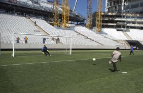 Durante o primeiro treino esta manh na Arena Corinthians, zona leste de So Paulo. O prximo jogo da equipe ser amanh, domingo, dia 16/03, contra a Penapolense, no estdio Tenente Carrio, vlido pela 14 rodada do Campeonato Paulista 2014