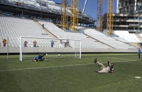 Durante o primeiro treino esta manh na Arena Corinthians, zona leste de So Paulo. O prximo jogo da equipe ser amanh, domingo, dia 16/03, contra a Penapolense, no estdio Tenente Carrio, vlido pela 14 rodada do Campeonato Paulista 2014