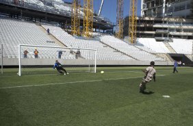 Durante o primeiro treino esta manh na Arena Corinthians, zona leste de So Paulo. O prximo jogo da equipe ser amanh, domingo, dia 16/03, contra a Penapolense, no estdio Tenente Carrio, vlido pela 14 rodada do Campeonato Paulista 2014