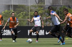 Durante o treino desta manh no CT Joaquim Grava, Parque Ecolgico do Tiete, zona leste de So Paulo. O prximo jogo da equipe ser quarta-feira, dia 19/03, contra o Bahia de Feira de Santana, jogo de ida vlido pela Copa do Brasil 2014