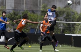 Durante o treino desta manh no CT Joaquim Grava, Parque Ecolgico do Tiete, zona leste de So Paulo. O prximo jogo da equipe ser quarta-feira, dia 19/03, contra o Bahia de Feira de Santana, jogo de ida vlido pela Copa do Brasil 2014