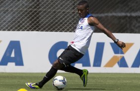 Durante o treino desta manh no CT Joaquim Grava, Parque Ecolgico do Tiete, zona leste de So Paulo. O prximo jogo da equipe ser quarta-feira, dia 19/03, contra o Bahia de Feira de Santana, jogo de ida vlido pela Copa do Brasil 2014