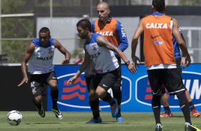 Durante o treino desta manh no CT Joaquim Grava, Parque Ecolgico do Tiete, zona leste de So Paulo. O prximo jogo da equipe ser quarta-feira, dia 19/03, contra o Bahia de Feira de Santana, jogo de ida vlido pela Copa do Brasil 2014