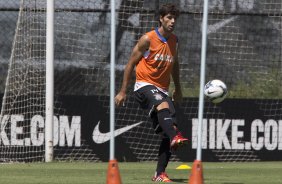 Durante o treino desta manh no CT Joaquim Grava, Parque Ecolgico do Tiete, zona leste de So Paulo. O prximo jogo da equipe ser quarta-feira, dia 19/03, contra o Bahia de Feira de Santana, jogo de ida vlido pela Copa do Brasil 2014