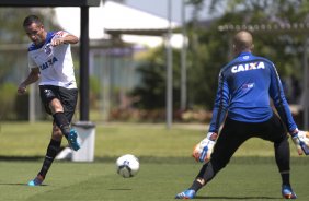 Durante o treino desta manh no CT Joaquim Grava, Parque Ecolgico do Tiete, zona leste de So Paulo. O prximo jogo da equipe ser quarta-feira, dia 19/03, contra o Bahia de Feira de Santana, jogo de ida vlido pela Copa do Brasil 2014