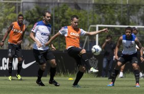 Durante o treino desta manh no CT Joaquim Grava, Parque Ecolgico do Tiete, zona leste de So Paulo. O prximo jogo da equipe ser quarta-feira, dia 19/03, contra o Bahia de Feira de Santana, jogo de ida vlido pela Copa do Brasil 2014