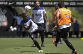 Durante o treino desta manh no CT Joaquim Grava, Parque Ecolgico do Tiete, zona leste de So Paulo. O prximo jogo da equipe ser quarta-feira, dia 19/03, contra o Bahia de Feira de Santana, jogo de ida vlido pela Copa do Brasil 2014