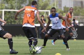 Durante o treino desta manh no CT Joaquim Grava, Parque Ecolgico do Tiete, zona leste de So Paulo. O prximo jogo da equipe ser quarta-feira, dia 19/03, contra o Bahia de Feira de Santana, jogo de ida vlido pela Copa do Brasil 2014