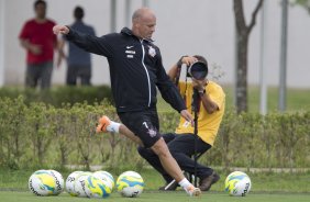 Durante o treino desta tarde no CT Joaquim Grava, Parque Ecolgico do Tiete, zona leste de So Paulo. O prximo jogo da equipe ser domingo, dia 23/03, contra o Atltico de Sorocaba, no Pacaembu, vlido pela 15 rodada, a ltima, do Campeonato Paulista de 2014