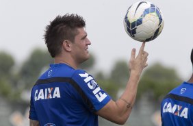 Durante o treino desta manh no CT Joaquim Grava, Parque Ecolgico do Tiete, zona leste de So Paulo. O prximo jogo da equipe ser dia 20/04, contra o Atltico MIneiro, vlido pela 1 rodada do Campeonato Brasileiro de 2014