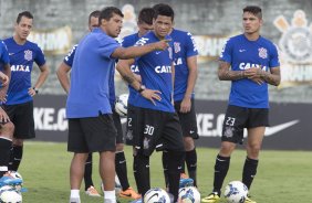 Durante o treino desta manh no CT Joaquim Grava, Parque Ecolgico do Tiete, zona leste de So Paulo. O prximo jogo da equipe ser dia 20/04, contra o Atltico MIneiro, vlido pela 1 rodada do Campeonato Brasileiro de 2014