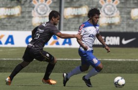 Durante o jogo treino contra a Ponte Preta, de Campinas, esta manhã no CT Joaquim Grava, Parque Ecológico do Tiete, zona leste de São Paulo. O próximo jogo da equipe será dia 20/04, contra o Atlético MIneiro, válido pela 1ª rodada do Campeonato Brasileiro de 2014