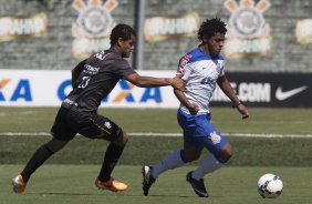 Durante o jogo treino contra a Ponte Preta, de Campinas, esta manh no CT Joaquim Grava, Parque Ecolgico do Tiete, zona leste de So Paulo. O prximo jogo da equipe ser dia 20/04, contra o Atltico MIneiro, vlido pela 1 rodada do Campeonato Brasileiro de 2014