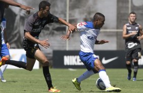 Durante o jogo treino contra a Ponte Preta, de Campinas, esta manh no CT Joaquim Grava, Parque Ecolgico do Tiete, zona leste de So Paulo. O prximo jogo da equipe ser dia 20/04, contra o Atltico MIneiro, vlido pela 1 rodada do Campeonato Brasileiro de 2014