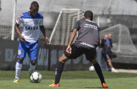 Durante o jogo treino contra a Ponte Preta, de Campinas, esta manh no CT Joaquim Grava, Parque Ecolgico do Tiete, zona leste de So Paulo. O prximo jogo da equipe ser dia 20/04, contra o Atltico MIneiro, vlido pela 1 rodada do Campeonato Brasileiro de 2014