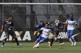 Durante o jogo treino contra a Ponte Preta, de Campinas, esta manh no CT Joaquim Grava, Parque Ecolgico do Tiete, zona leste de So Paulo. O prximo jogo da equipe ser dia 20/04, contra o Atltico MIneiro, vlido pela 1 rodada do Campeonato Brasileiro de 2014