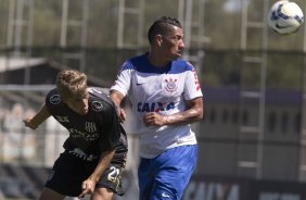 Durante o jogo treino contra a Ponte Preta, de Campinas, esta manh no CT Joaquim Grava, Parque Ecolgico do Tiete, zona leste de So Paulo. O prximo jogo da equipe ser dia 20/04, contra o Atltico MIneiro, vlido pela 1 rodada do Campeonato Brasileiro de 2014