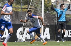 Durante o jogo treino contra a Ponte Preta, de Campinas, esta manh no CT Joaquim Grava, Parque Ecolgico do Tiete, zona leste de So Paulo. O prximo jogo da equipe ser dia 20/04, contra o Atltico MIneiro, vlido pela 1 rodada do Campeonato Brasileiro de 2014