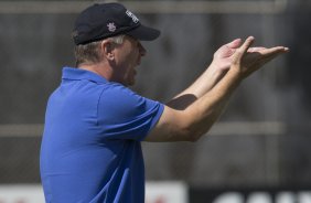 Durante o jogo treino contra a Ponte Preta, de Campinas, esta manh no CT Joaquim Grava, Parque Ecolgico do Tiete, zona leste de So Paulo. O prximo jogo da equipe ser dia 20/04, contra o Atltico MIneiro, vlido pela 1 rodada do Campeonato Brasileiro de 2014